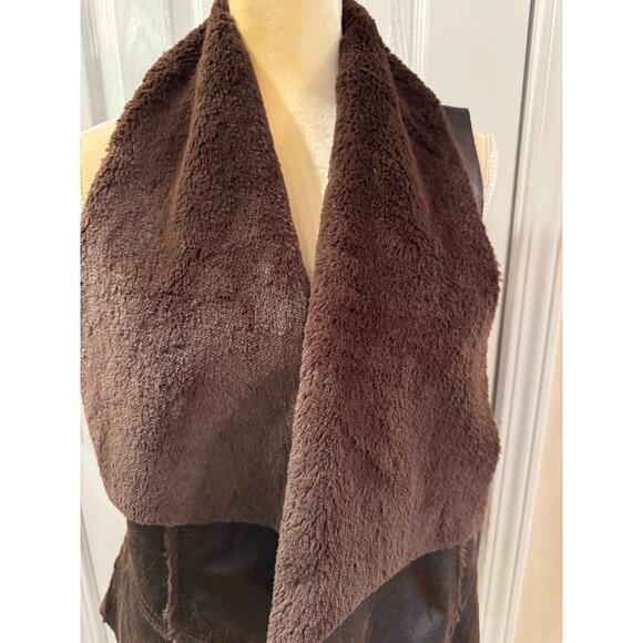 Karen Kane Brown Faux Fur & Faux Leather Open Front Vest Size Small NWT $148 - Picture 3 of 8